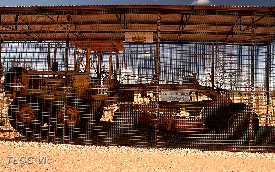 24-Gun Barrel Grader at Warakurna.JPG